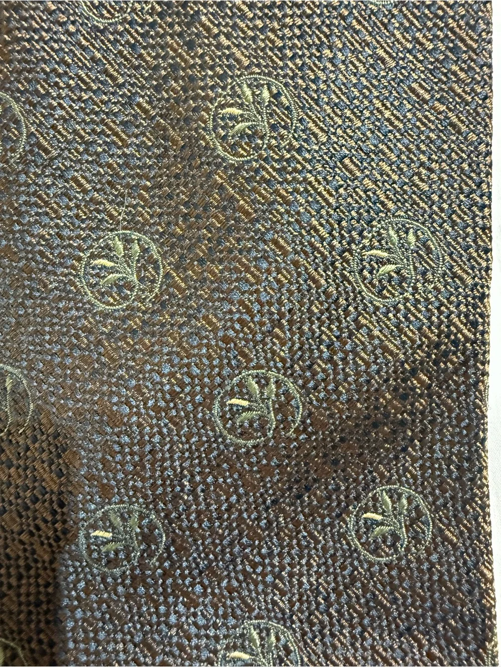 Vintage Valentino Cravatte 100%  Silk Necktie Medallion Print Olive Brown. Italy